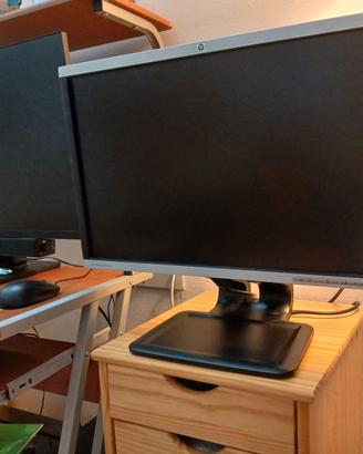 monitor HP 22 pollici  a bologna, non lo spedisco