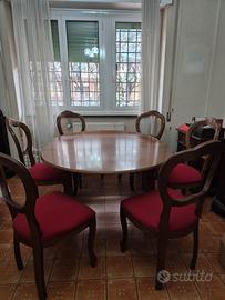 Tavolo apribile e sei sedie