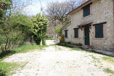 RUSTICO A POZZAGLIA SABINA