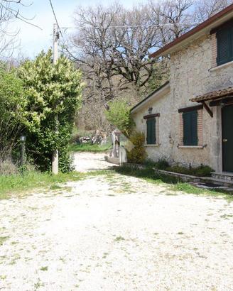 RUSTICO A POZZAGLIA SABINA