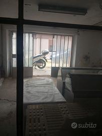 Magazzino a Pesaro in zona di Soria