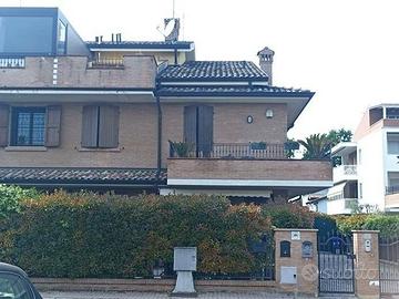 Immobile in asta di 157 m² con 3 locali e box auto