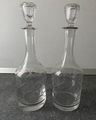 Coppia di bottiglie da vino o liquore in cristallo