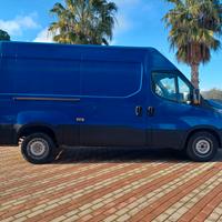 Iveco New Daily 2.3 35S13 .