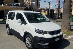Peugeot Rifter Mix BlueHDi 100 S&S PC Allure Stand