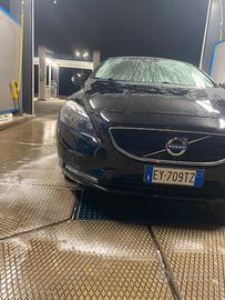 Volvo v40 d2