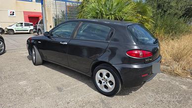 Alfa Romeo 147 1.9 JTDm 120Cv Distinctive