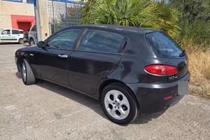 Alfa Romeo 147 1.9 JTDm 120Cv Distinctive