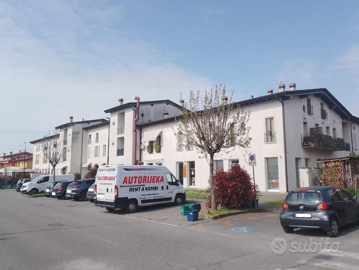 NEGOZIO A AZZANO MELLA - Vista 2