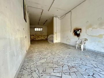NEGOZIO A NAPOLI
