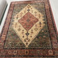 Tappeto grande in stile orientale