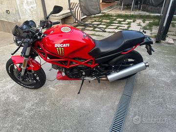 Ducati monster 695