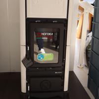 Stufa  a Legna La Nordica Emiliana Bianca o Bordea