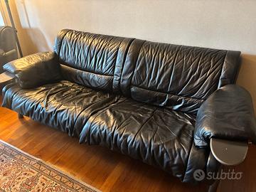 Divano e poltrone in pelle nera