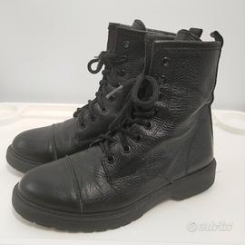 Mauro Leone bikers in pelle martellata 36