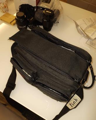 custodia per macchina fotografia e obiettivi