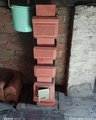 Stufa a legna nuova, in terracotta