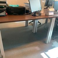 Scrivania ufficio marrone