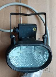 Faro Alogeno 150W con Staffa