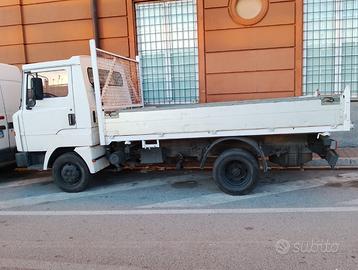 Nissan L35 anno 1996 in buone condizioni