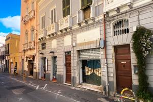 Ampio locale commerciale con destinazione mista