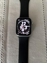 Smart Watch serie 9, 45 mm argento + accessori.