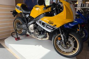 Yamaha XSR 900 GP Legend Yallow