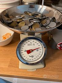 1 Kg di lire e monete straniere