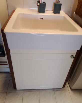 Lavandino in ceramica con mobiletto HAVSEN