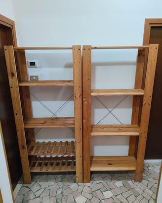 scaffali in legno
