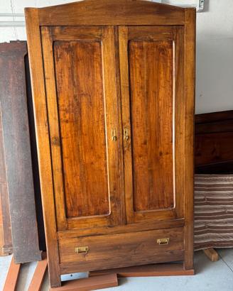 ARMADIO E LETTO IN LEGNO MASSICCIO