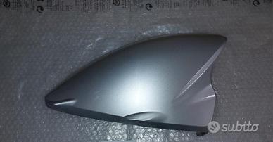 carena plastica posteriore destra rivale 800