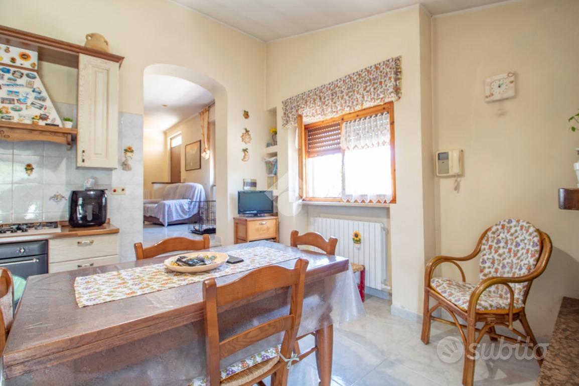 VILLA SINGOLA A RIETI - Vista 6