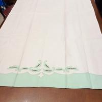 Coppie di asciugamani in puro cotone con ricami