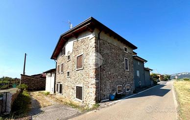 CASA DI CORTE A RIVOLI VERONESE