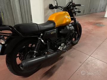 Moto Guzzi V7 Stone III