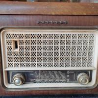 ANTIQUARIO VENDE radio giradischi Philips anni 50