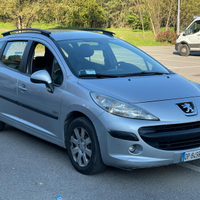 Peugeot 207 1.4 benzina 2008 neo patentati