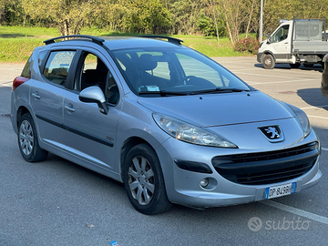 Peugeot 207 1.4 benzina 2008 neo patentati