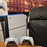 PS5 Digital 825 GB (2 controller) - Come nuova