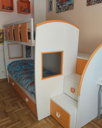 Letto a castello con scala e cassone