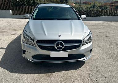 MERCEDES CLA 200 D