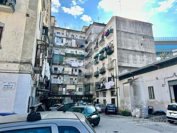 LABORATORIO A NAPOLI