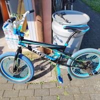 Bmx bicicletta