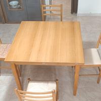 Tavolo e sedie soggiorno o cucina