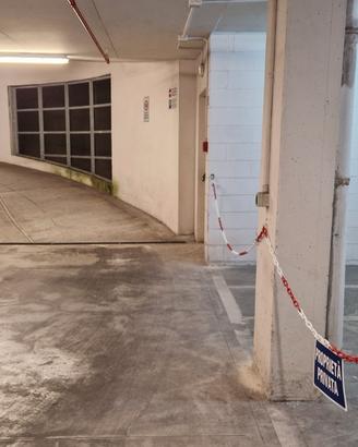 Posto moto box privato Via Paolo Sarpi 52 Milano