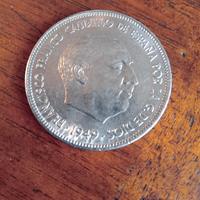 Moneta spagnola da 5 pesetas , anno di conio 1949.