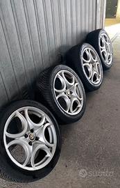 Ruote e gomme 4 stagioni 215/45Z/R17