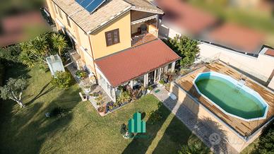 Esclusiva villa con piscina privata e terreno