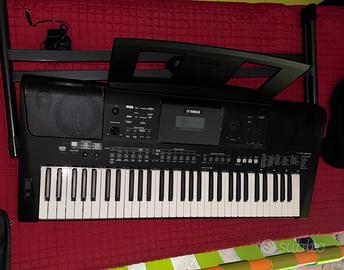 TASTIERA YAMAHA CON PIEDISTALLO